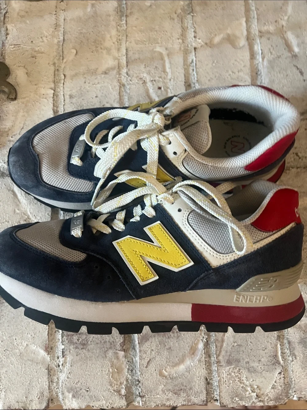 New Balance Men’s 574 D Navy, Yellow & Red Retro Sneakers sz 7